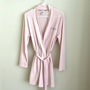 Calvin Klein robe. Soft pink colour. Used twice. excellent condition. XS/S